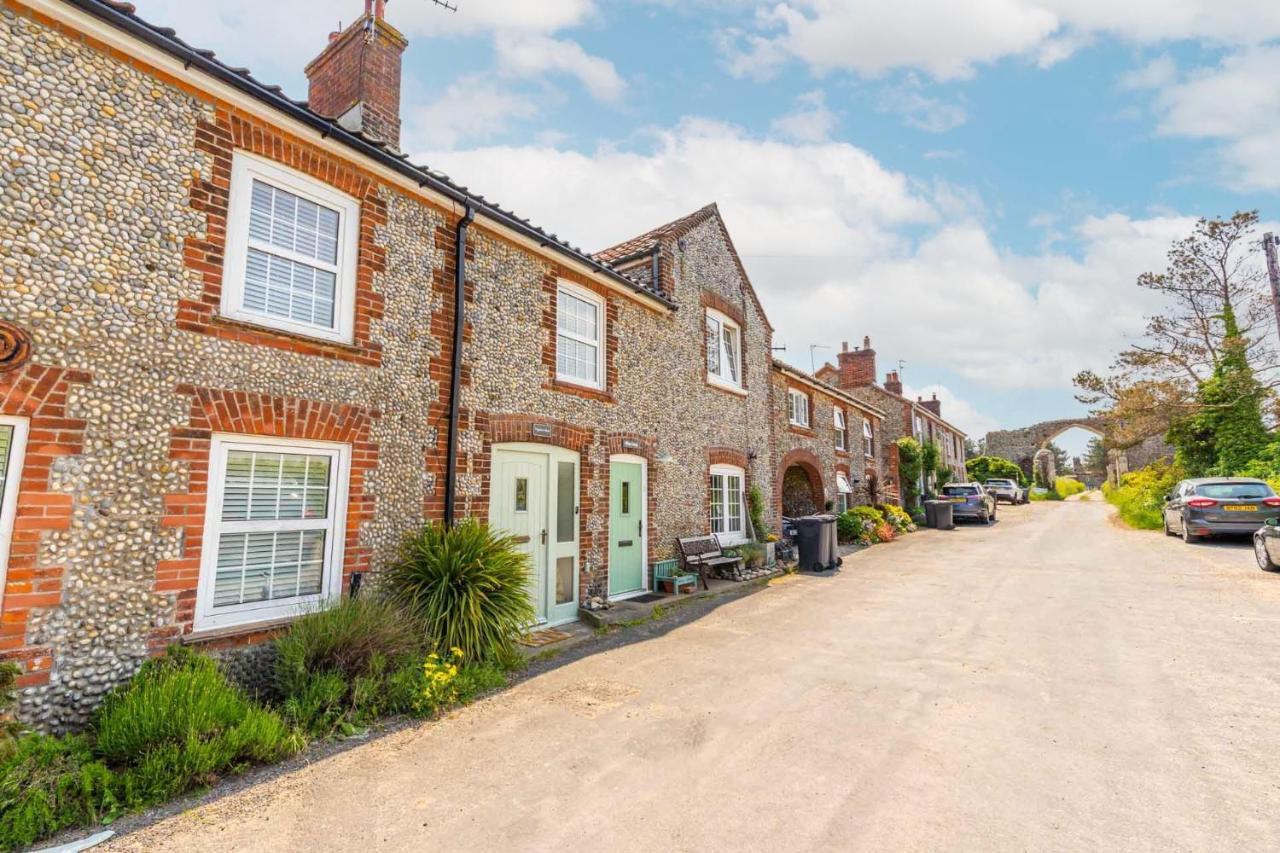 Host & Stay - Pilgrims Rest Bacton  Exterior photo